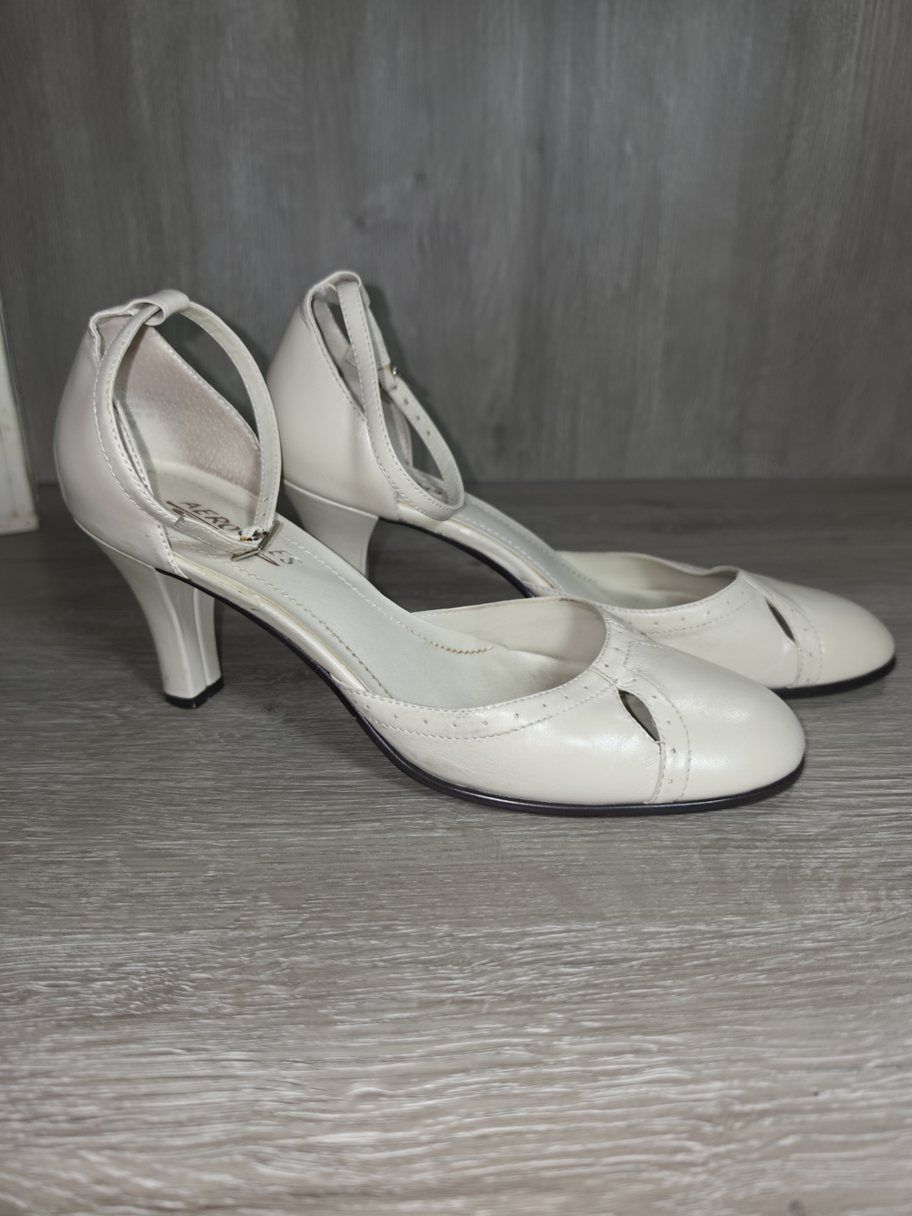 Aersoles Vintage Classic Ivory Ankle-Strap Women’s Heels Women's Size 9.5